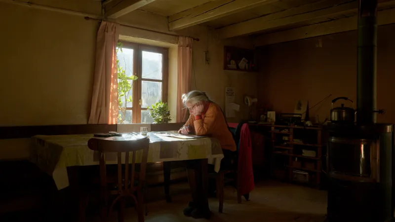 Suzanne se complet dans cette solitude heureuse.