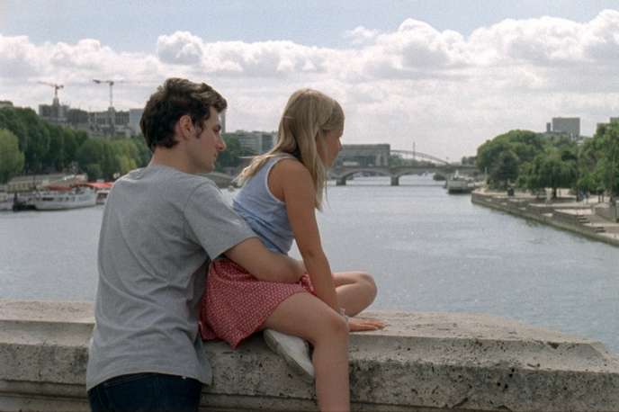 Vincent Lacoste (David) et Isaure Multrier (Amanda) dans « Amanda », de Mikhaël Hers.